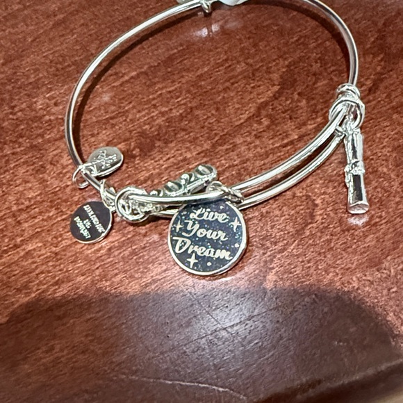 Alex and Ani NWT "Live Your Dream" 6 Charm Bangle Bracelet - Picture 4 of 6